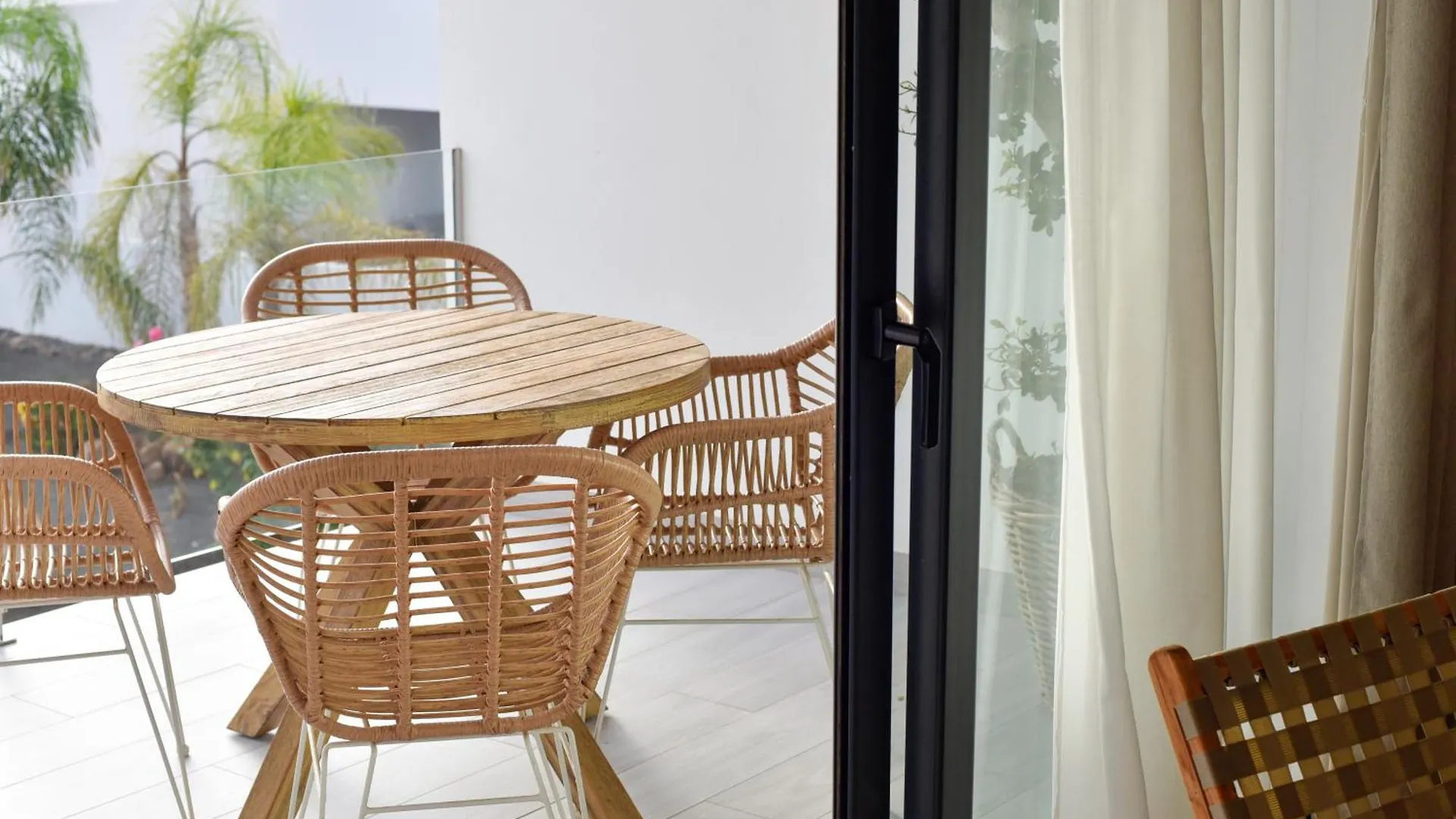 Luxury Aparment In Casilla De Costa With Jacuzzi- Follow The Sun La Oliva Apartment